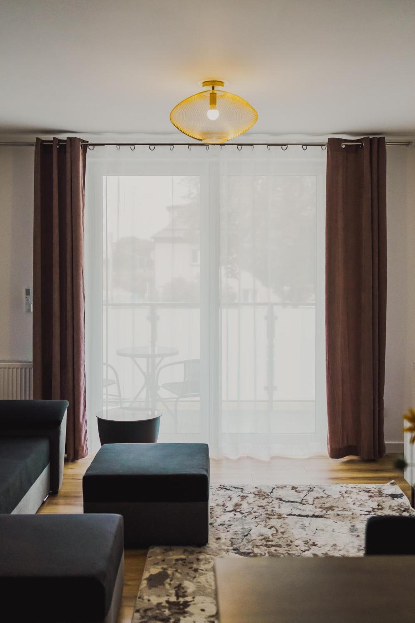 Dom Goscinny Bialy Dworek Człuchów Extérieur photo