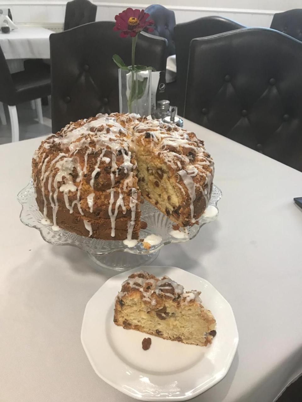 Dom Goscinny Bialy Dworek Człuchów Extérieur photo