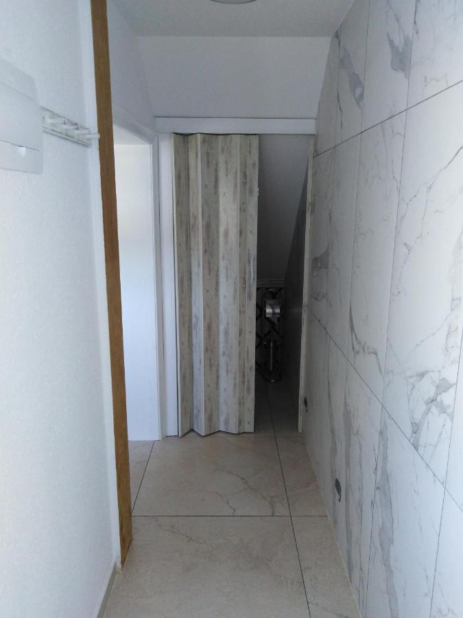 Dom Goscinny Bialy Dworek Człuchów Extérieur photo